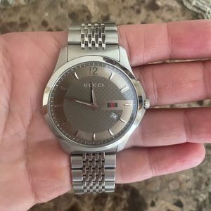 GUCCI men’s stainless steel watch